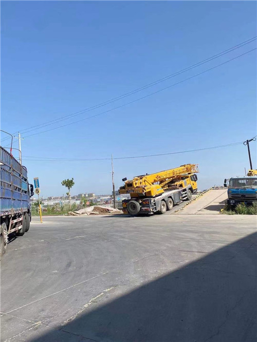 雨山区25吨吊车的租赁价格大概是多少？