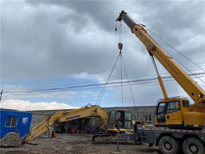 雨山区25吨吊车的工作半径是多少？